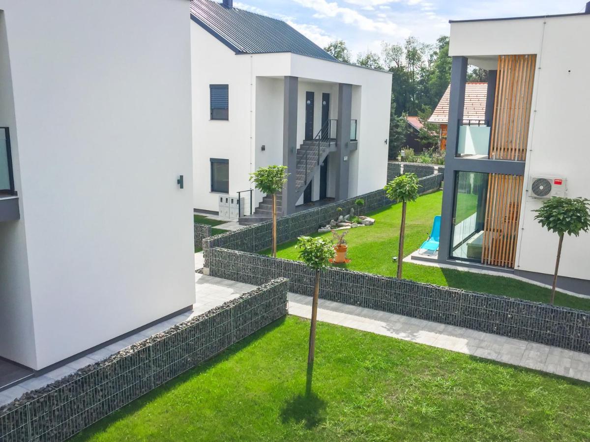 Apartma Mariposa Banovci Luaran gambar